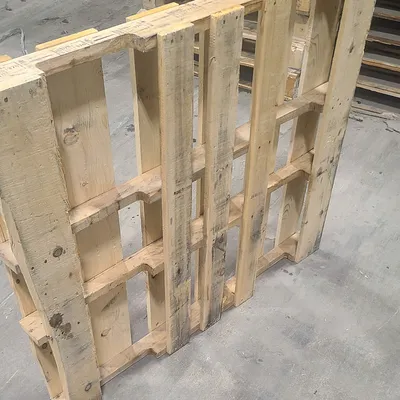 Single pallet showing construction quality
