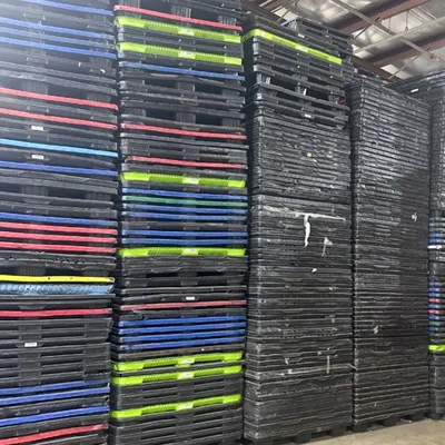 Mixed plastic pallet collection