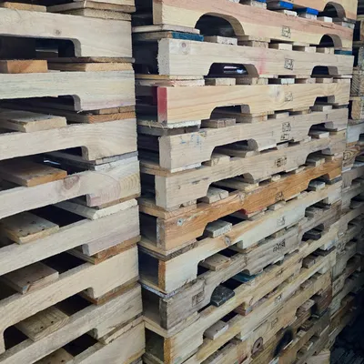 Pallets organized by size and condition