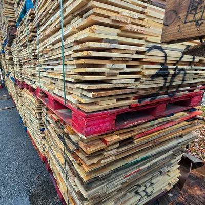 Wooden pallets sorted for repair