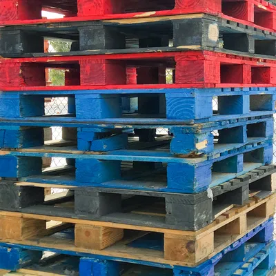 Mixed-size wood pallet inventory